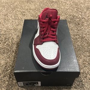 Air Jordan 1 low. Maroon with black swoosh